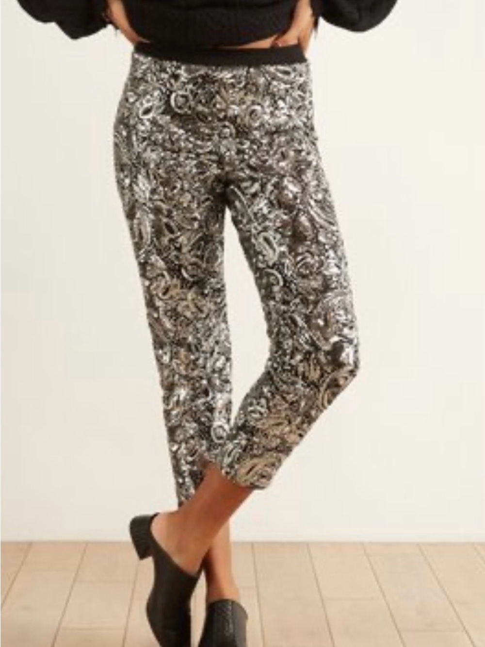 The Odells Women’s Silver Sequin Pull On Cropped Pants Size Small
